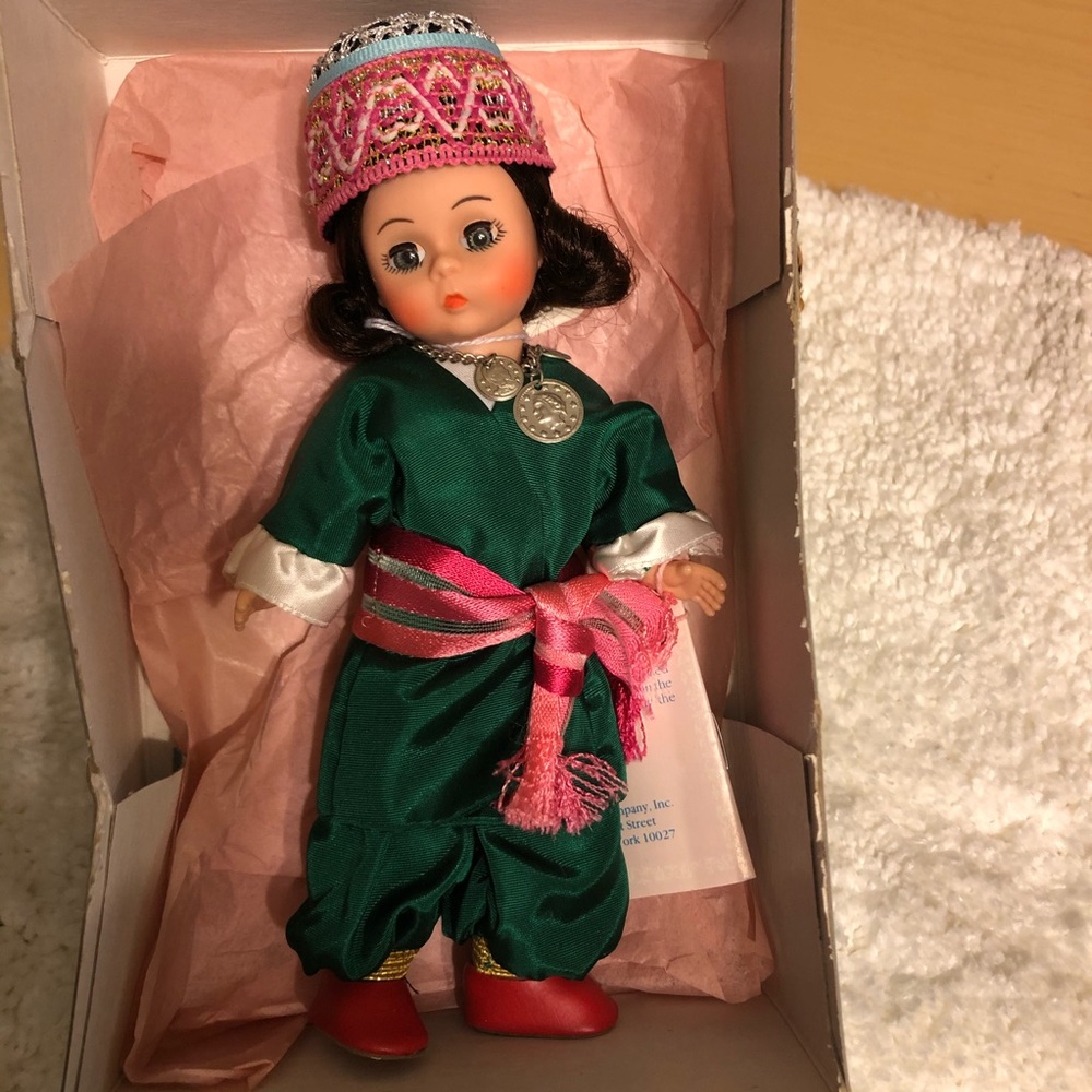 Madame Alexander Armenia with box